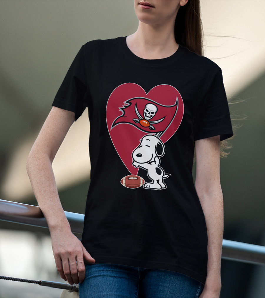 Tampa Bay Buccaneers Snoopy Heart Hug Football T-Shirt