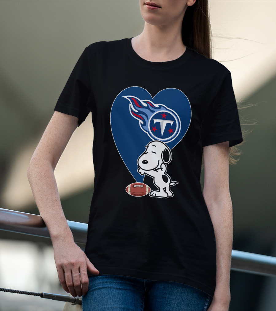 Tennessee Titans Snoopy Heart Football Hug T-Shirt
