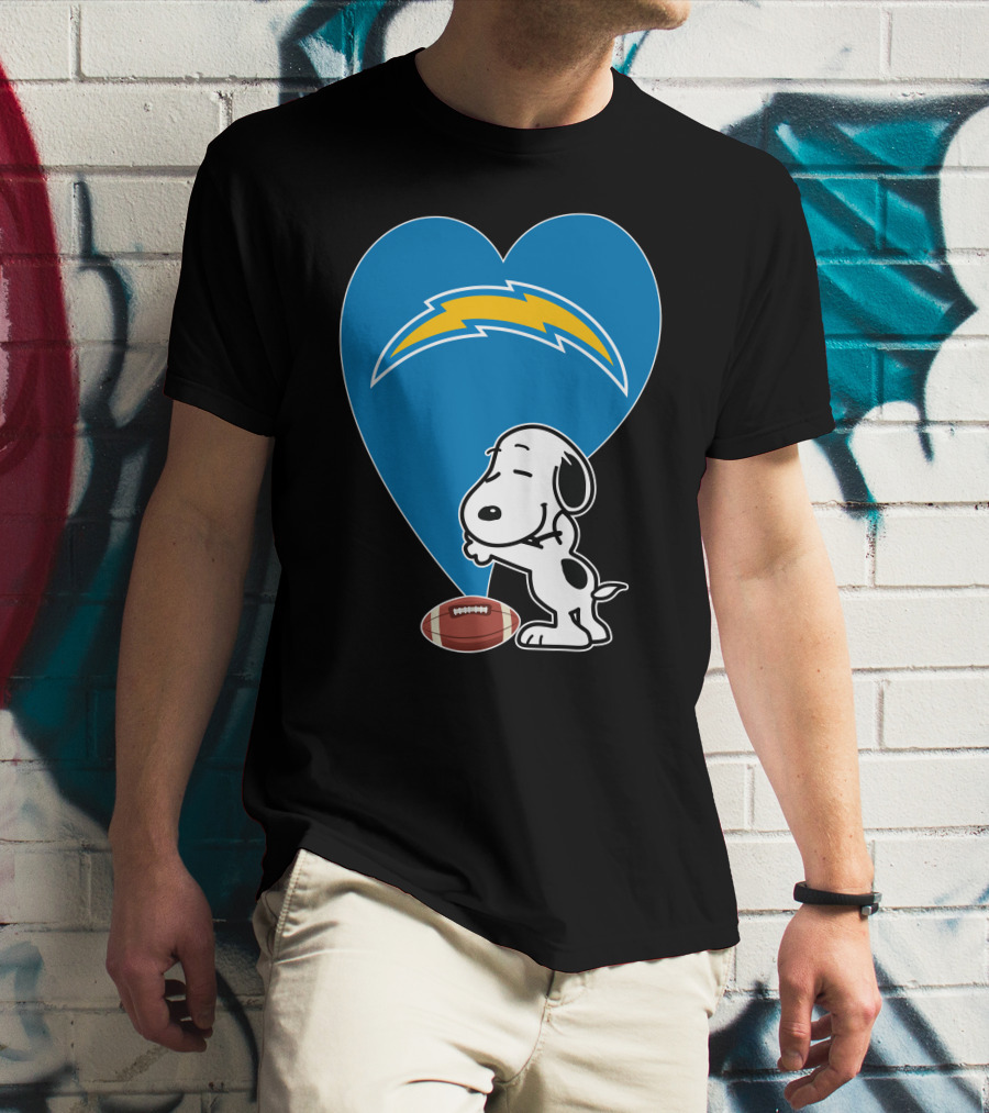 Los Angeles Chargers Snoopy Football Heart Hug T-Shirt