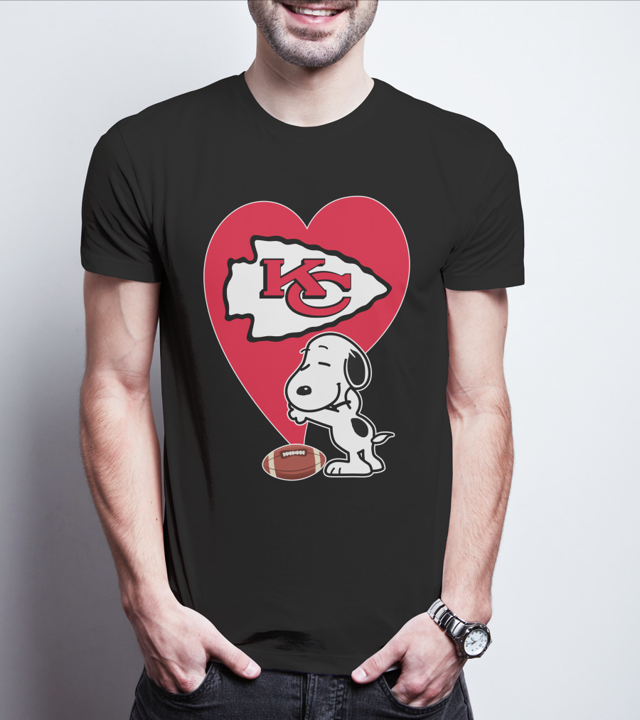 Kansas City Chiefs Heart Snoopy Football Hug T-Shirt