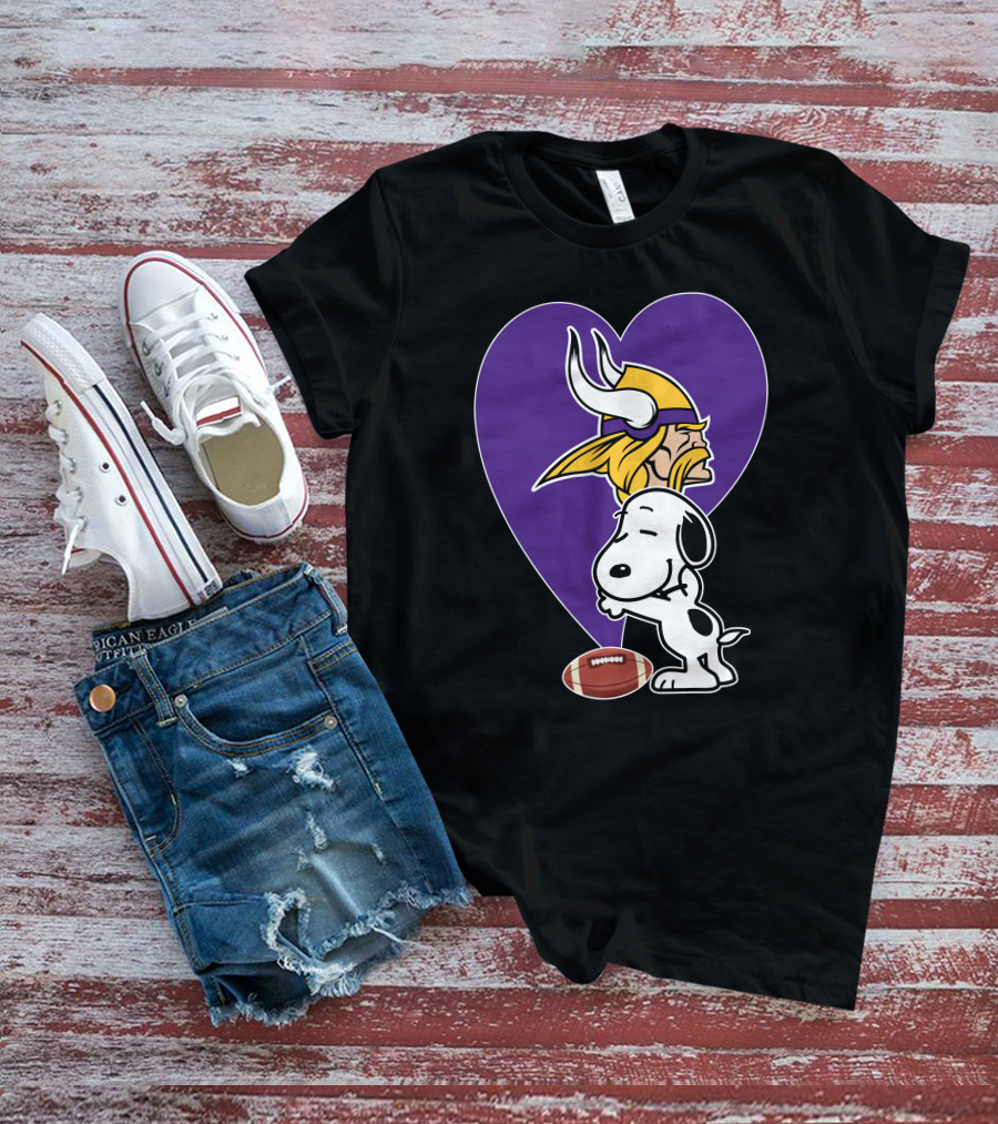 Minnesota Vikings Snoopy Football Heart Hug T-Shirt