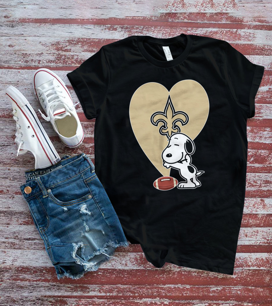 New Orleans Saints Snoopy Hug Heart Fleur-de-Lis Football T-Shirt