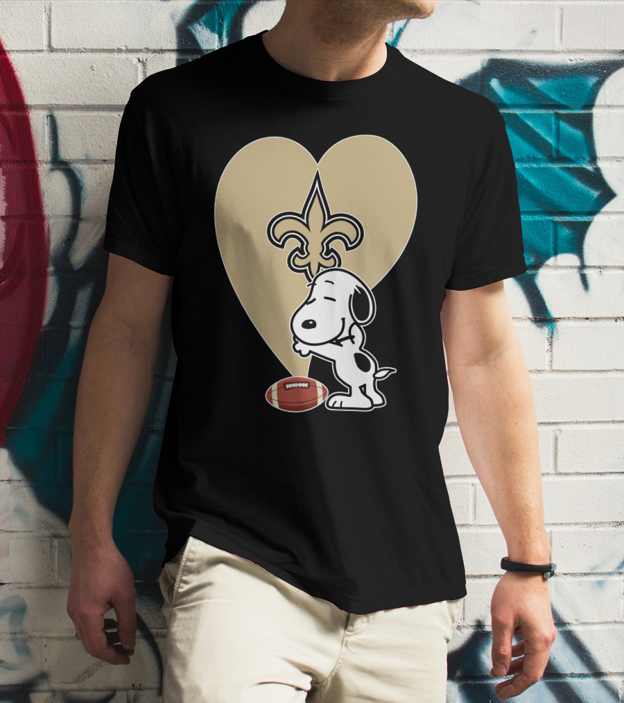 New Orleans Saints Snoopy Hug Heart Fleur-de-Lis Football T-Shirt