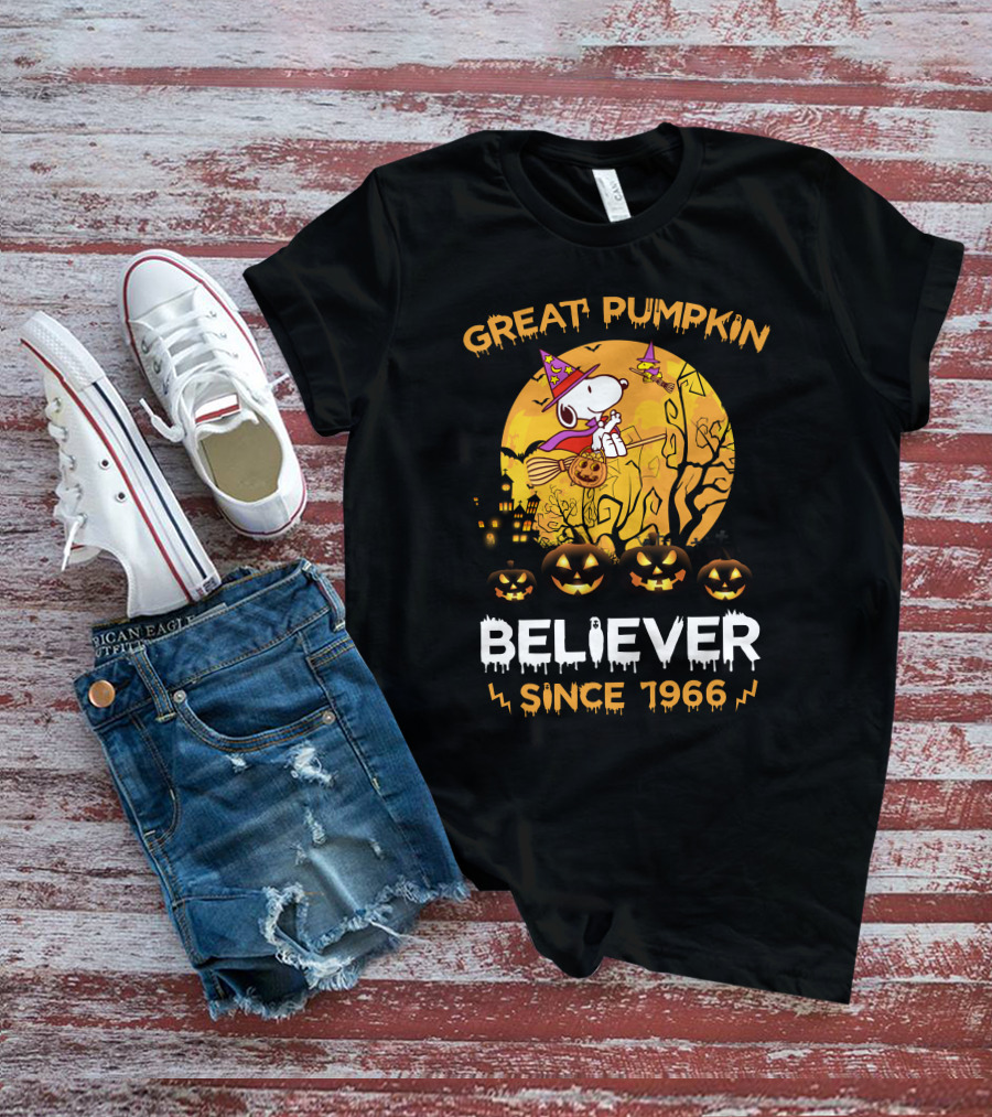 Great Pumpkin Believer Since 1966 Snoopy Halloween Flying Broomstick Moon Jack-O'-Lanterns T-Shirt
