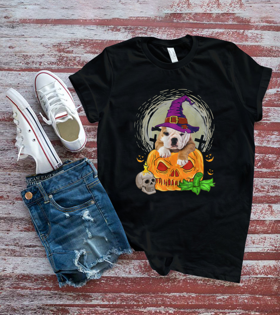 Cute English Bulldog Witch On Skull Pumpkin T-Shirt