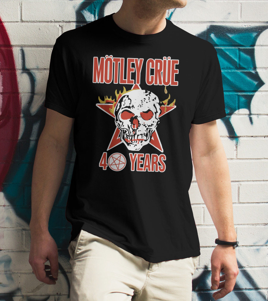 MÖTLEY CRÜE 40 YEARS SKULL FLAMES STAR PENTAGRAM T-Shirt