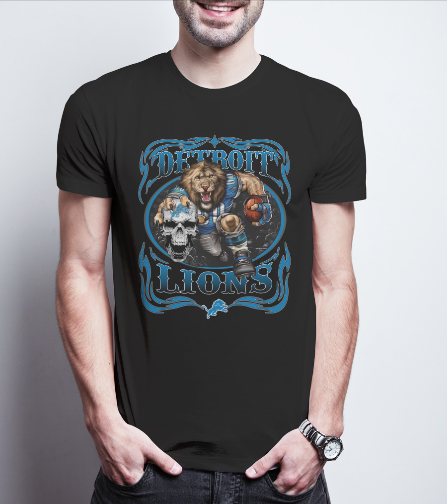 Detroit Lions Ferocious Lion Holding Skull And Football T-Shirt