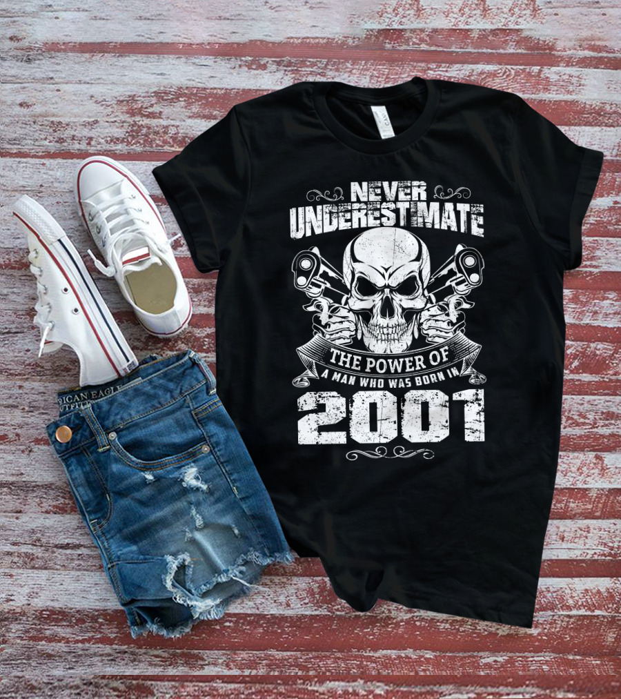 Never Underestimate The Power Of A Man Who Was Born In 2001 Skull Pistons Banner T-Shirt