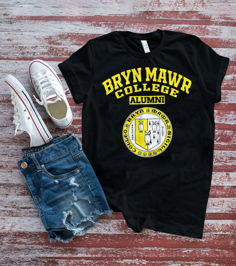 BRYN MAWR COLLEGE ALUMNI VERITATEM DILEXI SIGILLUM OWL SEAL T-Shirt