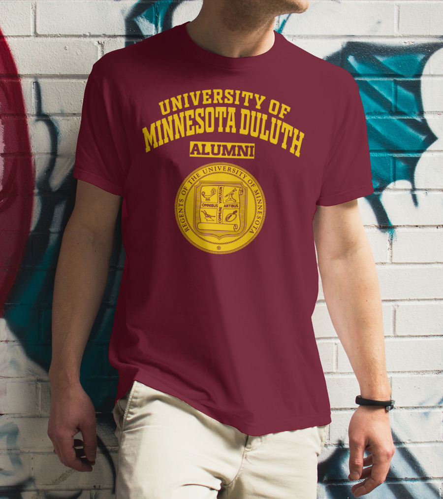 University Of Minnesota Duluth Alumni Regents Omnibus Artibus T-Shirt