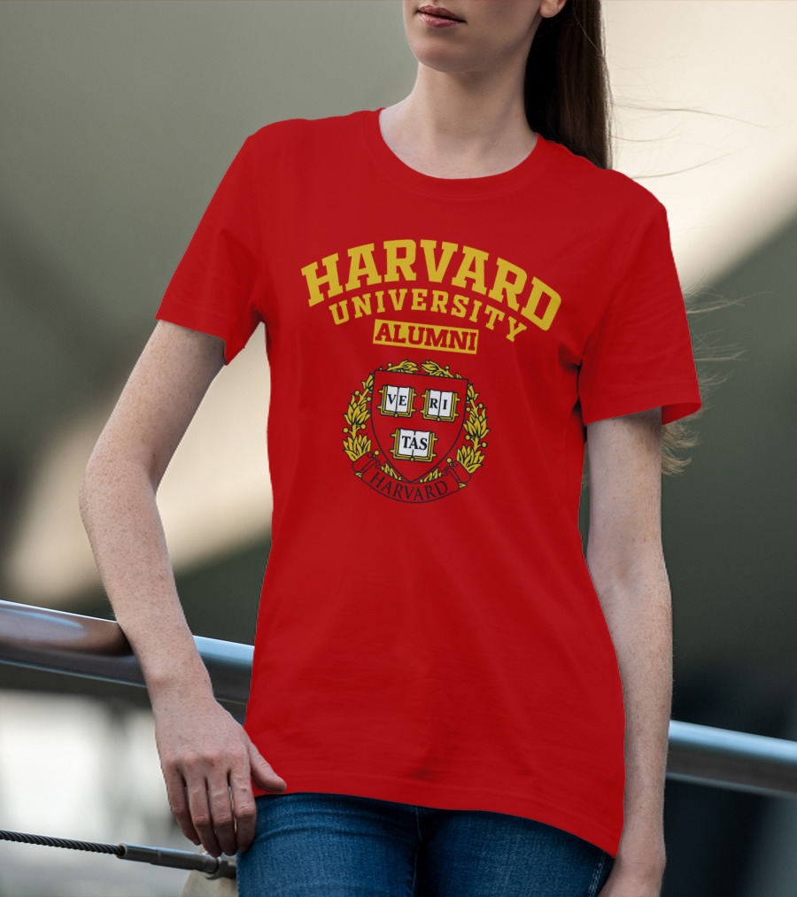 Harvard University Alumni Veritas Crest T-Shirt