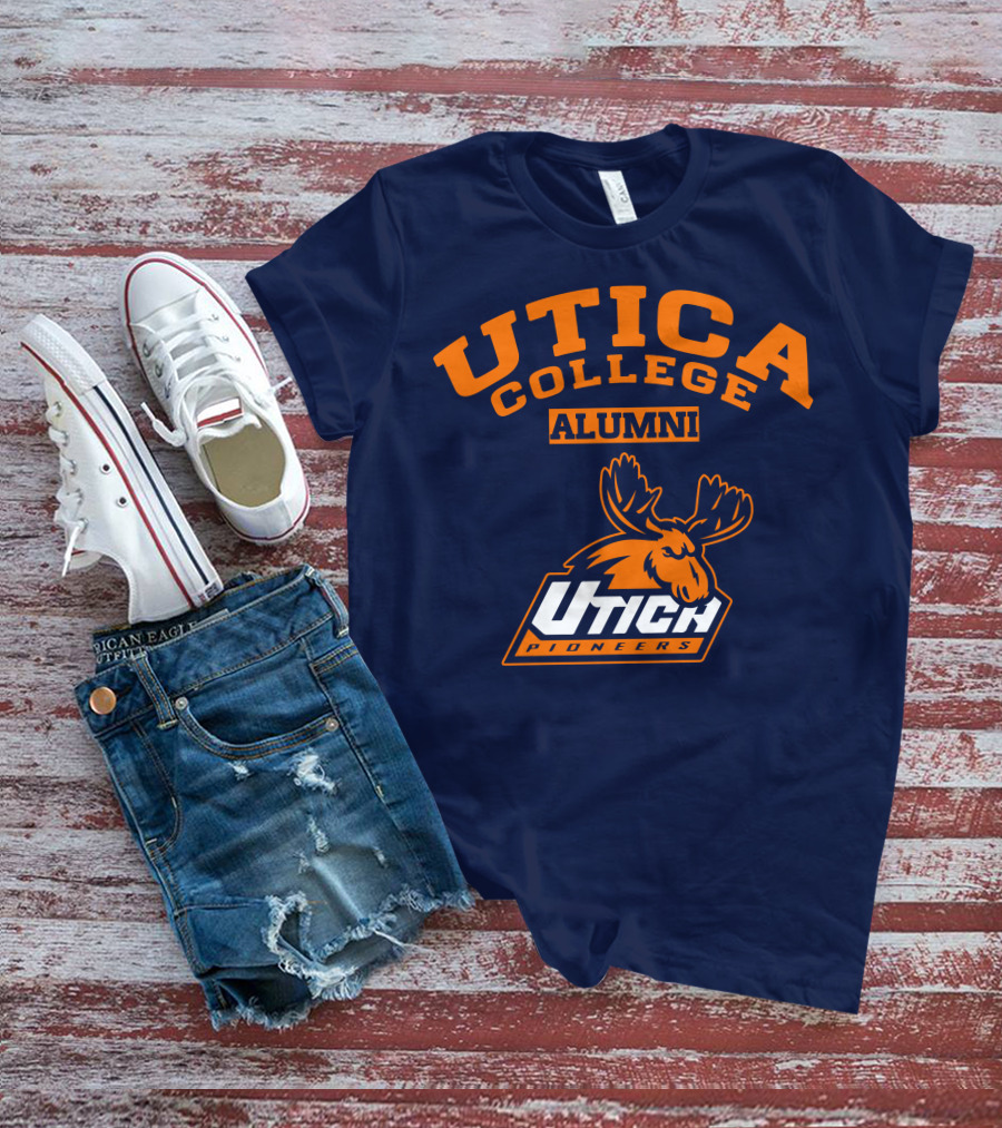 UTICA COLLEGE ALUMNI UTICA PIONEERS MOOSE T-Shirt