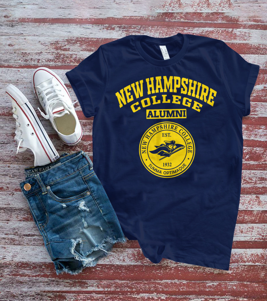 NEW HAMPSHIRE COLLEGE ALUMNI EST 1932 SUMMA OPTIMAQUE T-Shirt