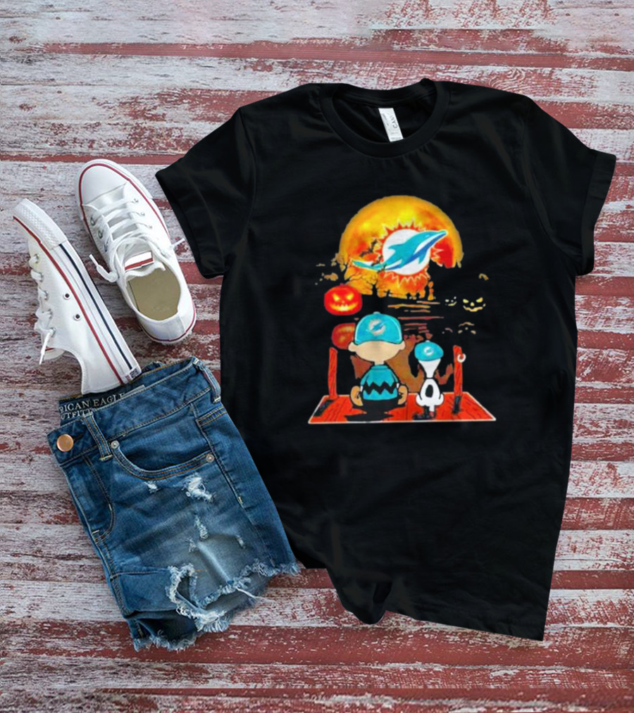 Snoopy Charlie Brown Miami Dolphins Halloween Pumpkin Moon T-Shirt