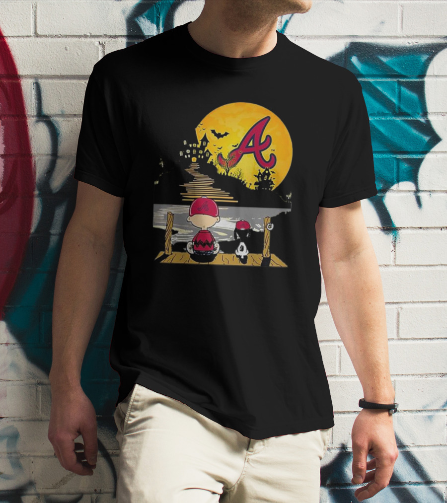 Snoopy Charlie Brown Atlanta Braves Halloween Under Moon T-Shirt