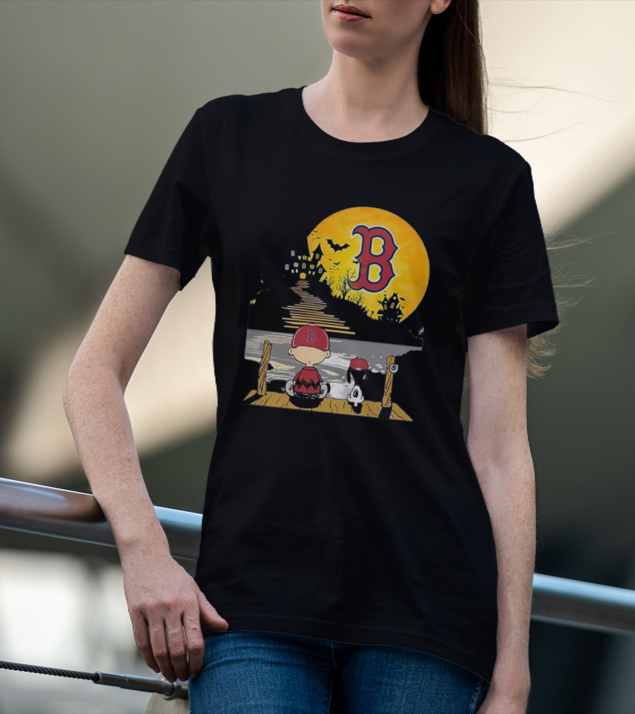 Snoopy And Charlie Brown Boston Red Sox Halloween Moon Scene T-Shirt