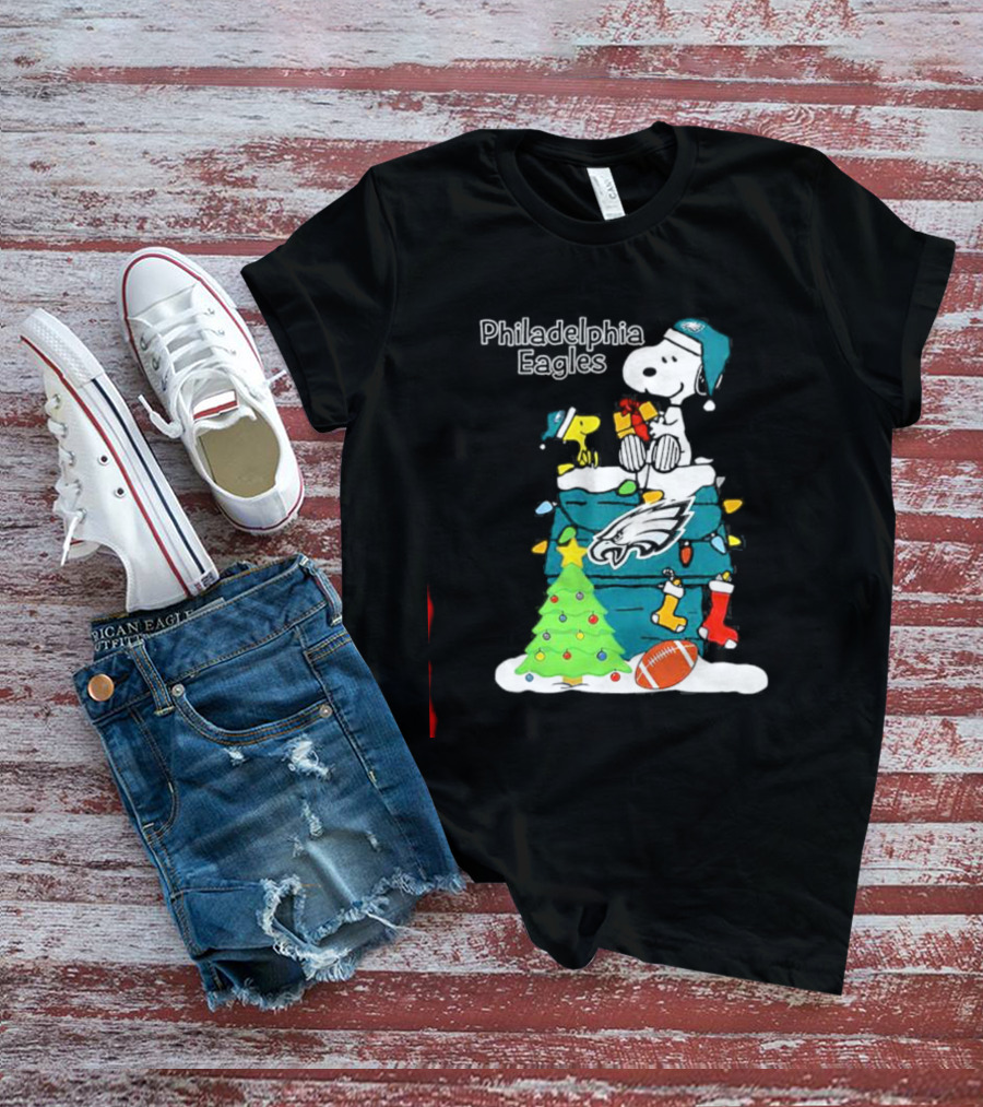 Philadelphia Eagles Christmas Snoopy With Woodstock And Football T-Shirt