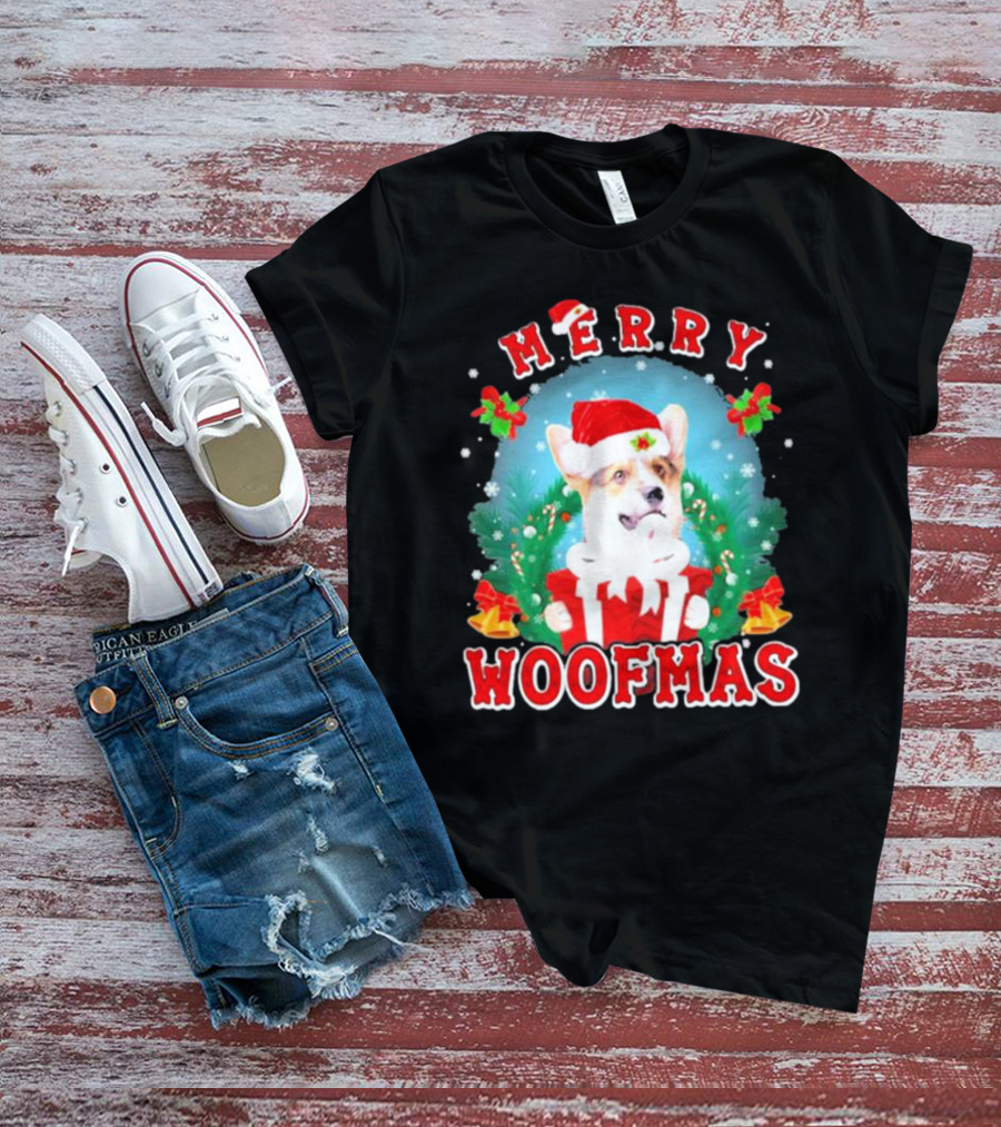 Merry Woofmas Welsh Corgi In Santa Hat With Presents And Christmas Decorations T-Shirt