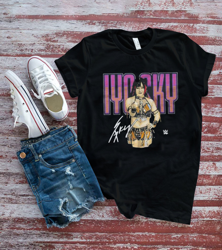 Iyo Sky WWE Signature Pose T-Shirt