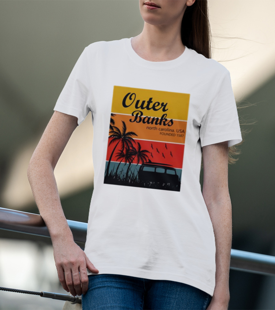 Outer Banks North Carolina USA Founded 1587 Vintage Car Beach Palm Trees T-Shirt