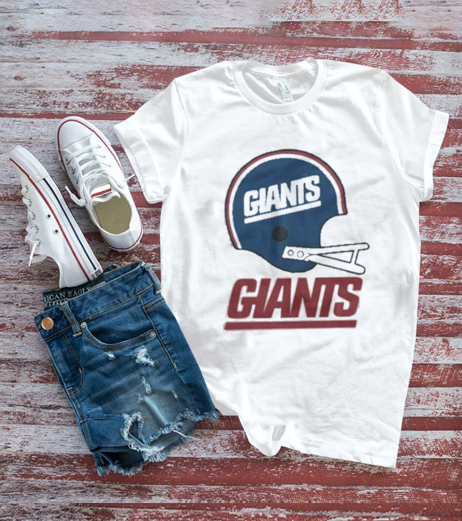New York Giants Helmet With Giants Text T-Shirt