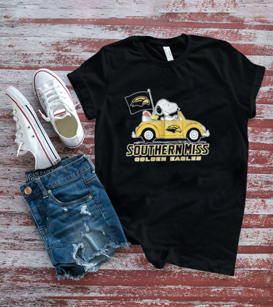 Southern Miss Golden Eagles Snoopy And Woodstock Driving Car T-Shirt
