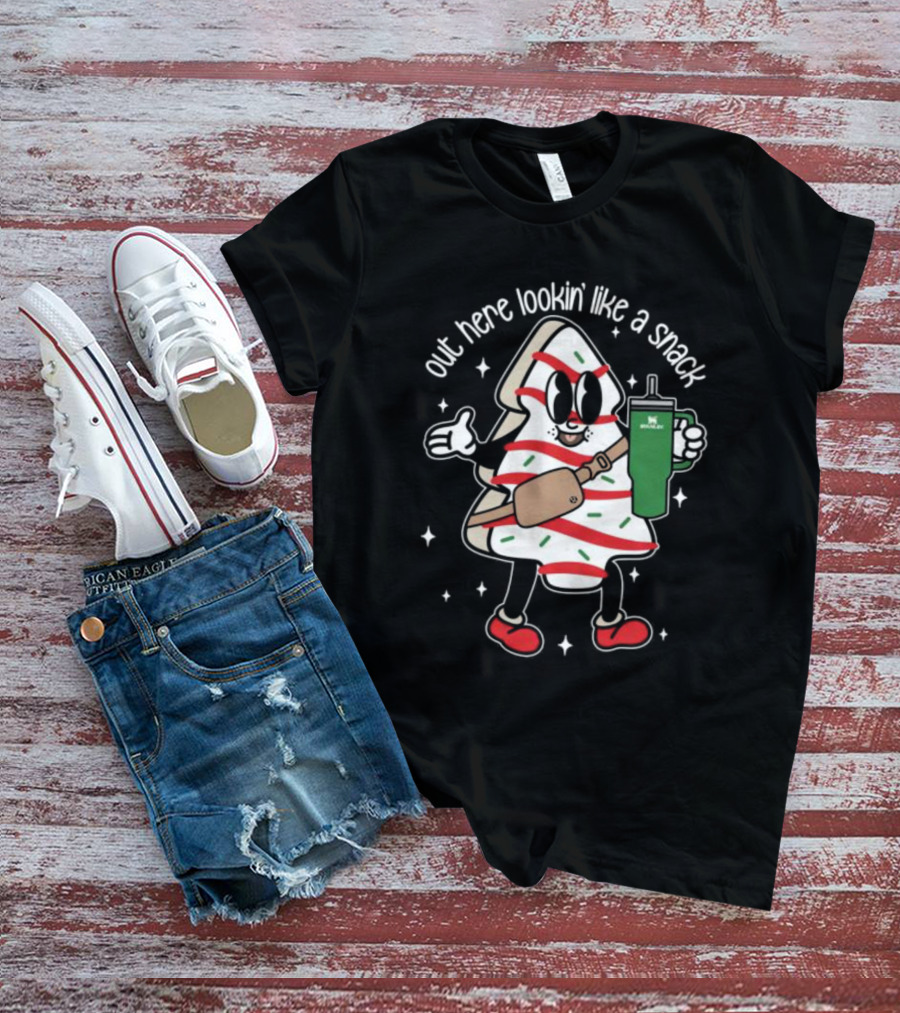 Out Here Looking Like A Snack Cute Boo Jee Xmas Tree With Drink And Bag T-Shirt