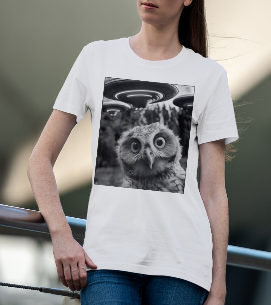 Owl Selfie With UFOs Weird Spaceship Encounter T-Shirt