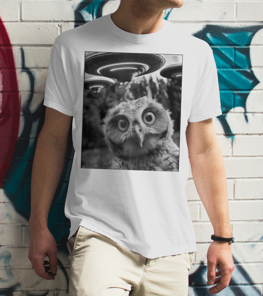 Owl Selfie With UFOs Weird Spaceship Encounter T-Shirt