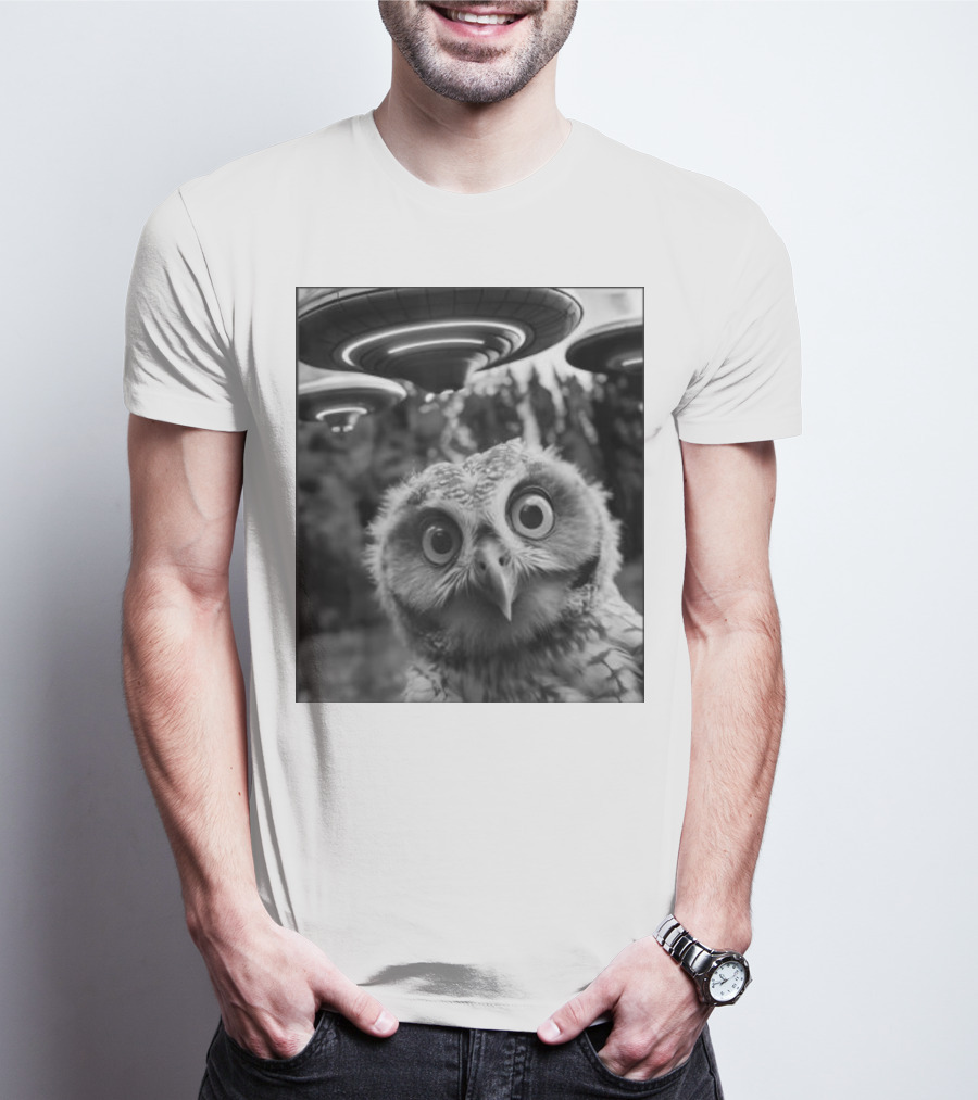 Owl Selfie With UFOs Weird Spaceship Encounter T-Shirt