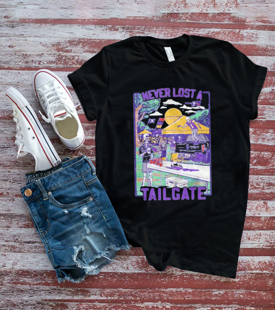 Never Lost A Tailgate Vintage Skeletons Under Yellow Tent With Sunset And Flags T-Shirt