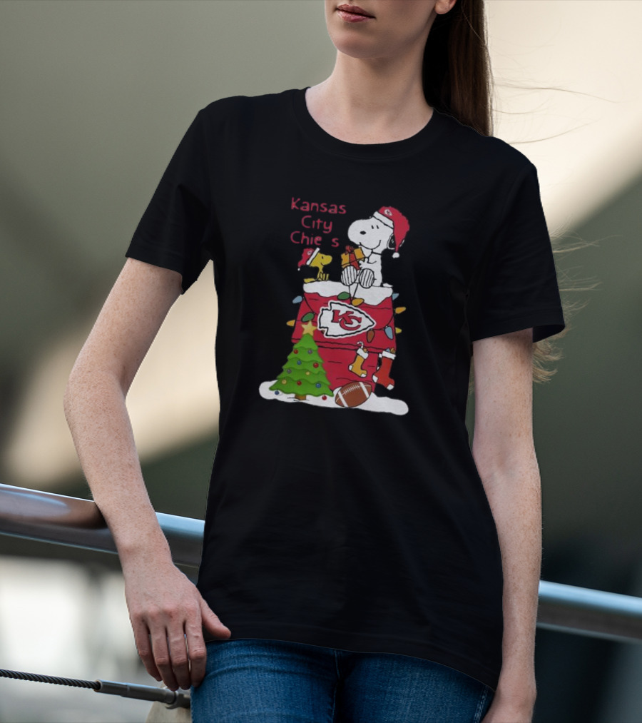 Kansas City Chiefs Christmas Snoopy And Woodstock Santa Scene T-Shirt