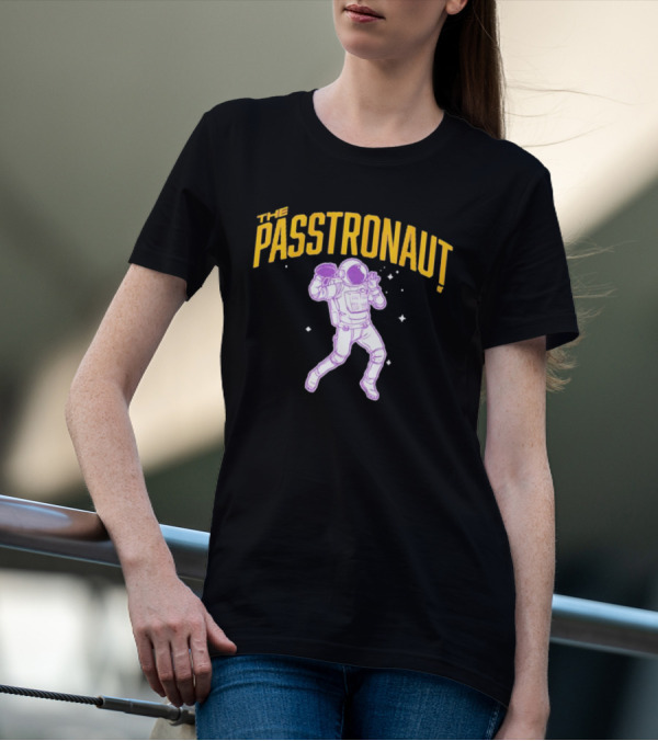 The Passtronaut Minnesota Football Astronaut Throwing Football T-Shirt