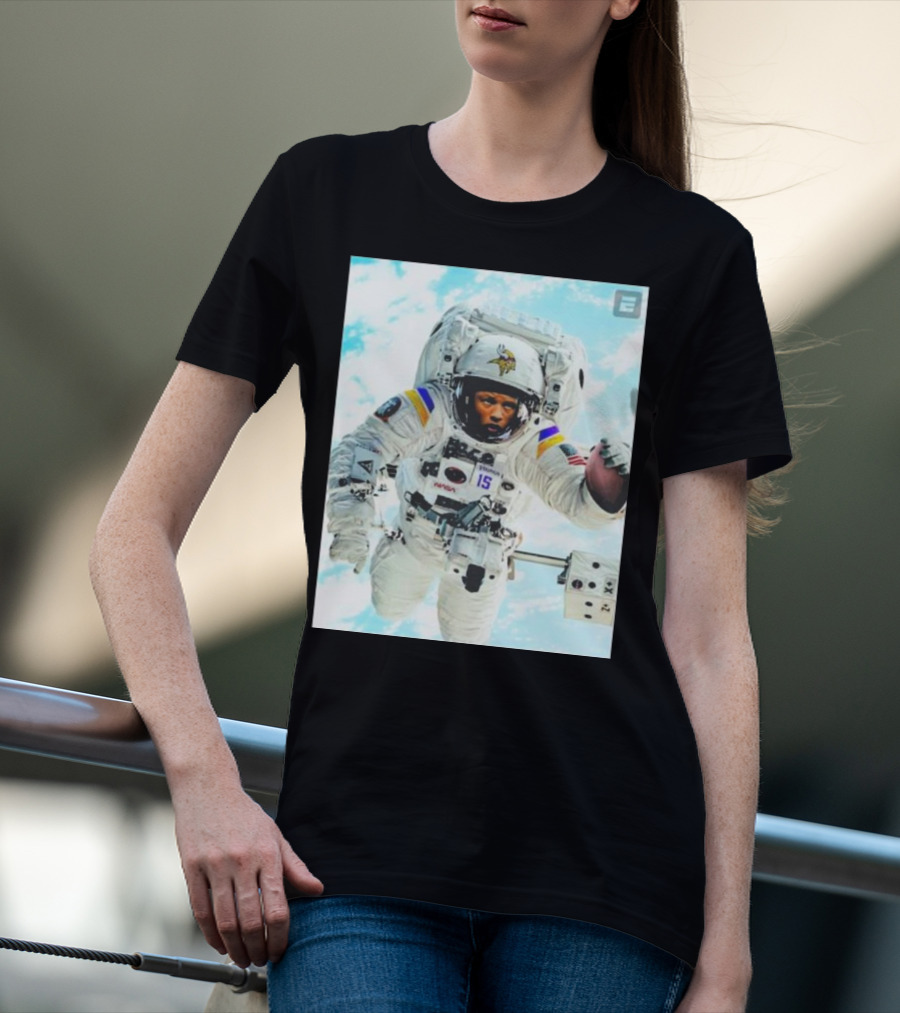 The Passtronaut Vikings Football Astronaut Wins Second Straight Game T-Shirt