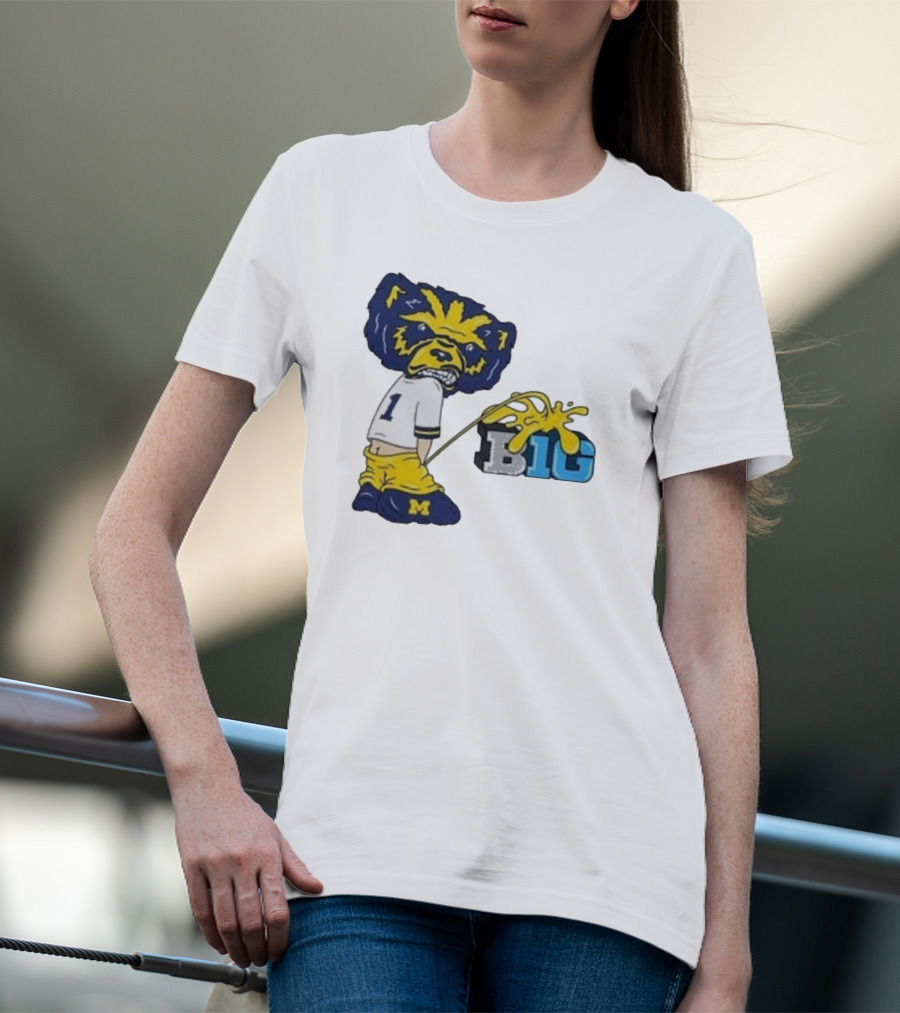 MI Wolverine Mascot Pissing On Big Ten Logo T-Shirt