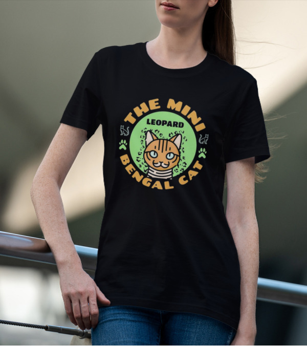 THE MINI LEOPARD BENGAL CAT PAWS AND WHISKERS ICONS T-Shirt