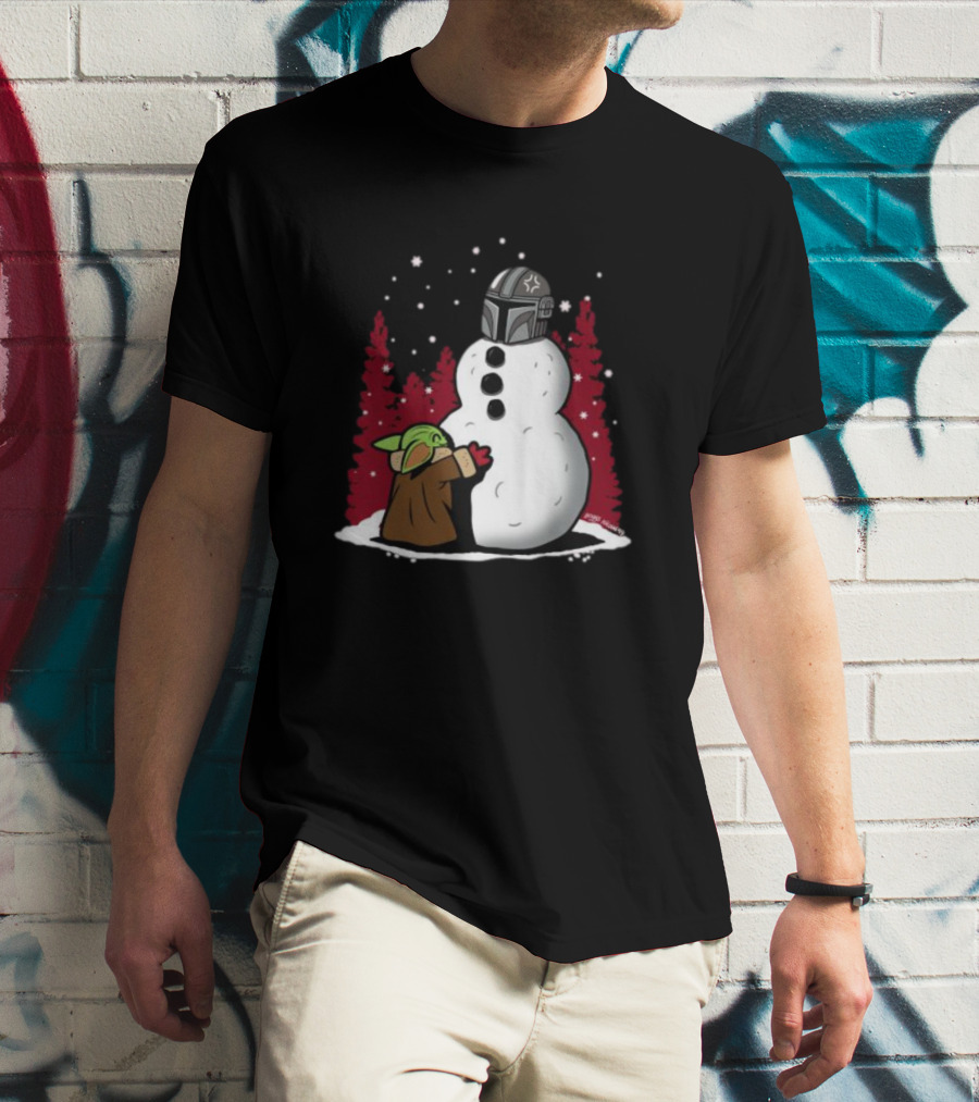 The Best Snowman In The Parsec Yoda Hugs Snowman Mandalorian Helmet Snow Star Wars T-Shirt