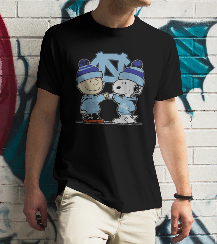 Snoopy And Charlie Brown Go Heels UNC Tar Heels Fist Bump North Carolina T-Shirt