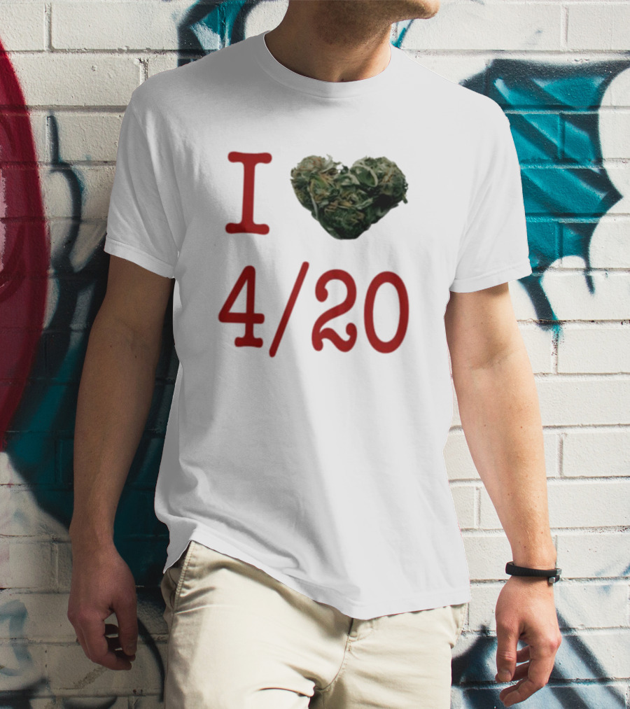 Rihanna Wearing I Heart 4/20 Day T-Shirt