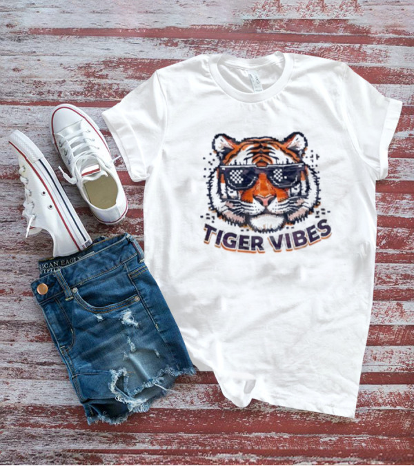 Tiger Vibes Sunglasses Cool Tiger Face T-Shirt