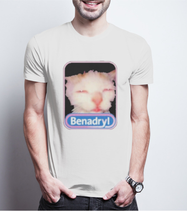 K45ink Benadryl Meme Cat Face Close-Up T-Shirt