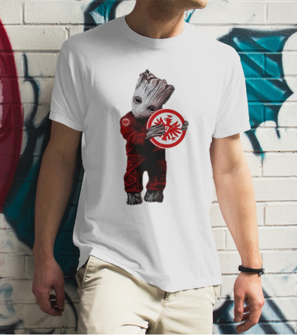 Baby Groot Hugging Eintracht Frankfurt Emblem T-Shirt