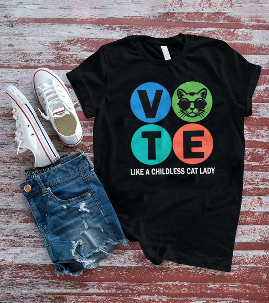 Vote Like A Childless Cat Lady Retro Circle Cat Face T-Shirt