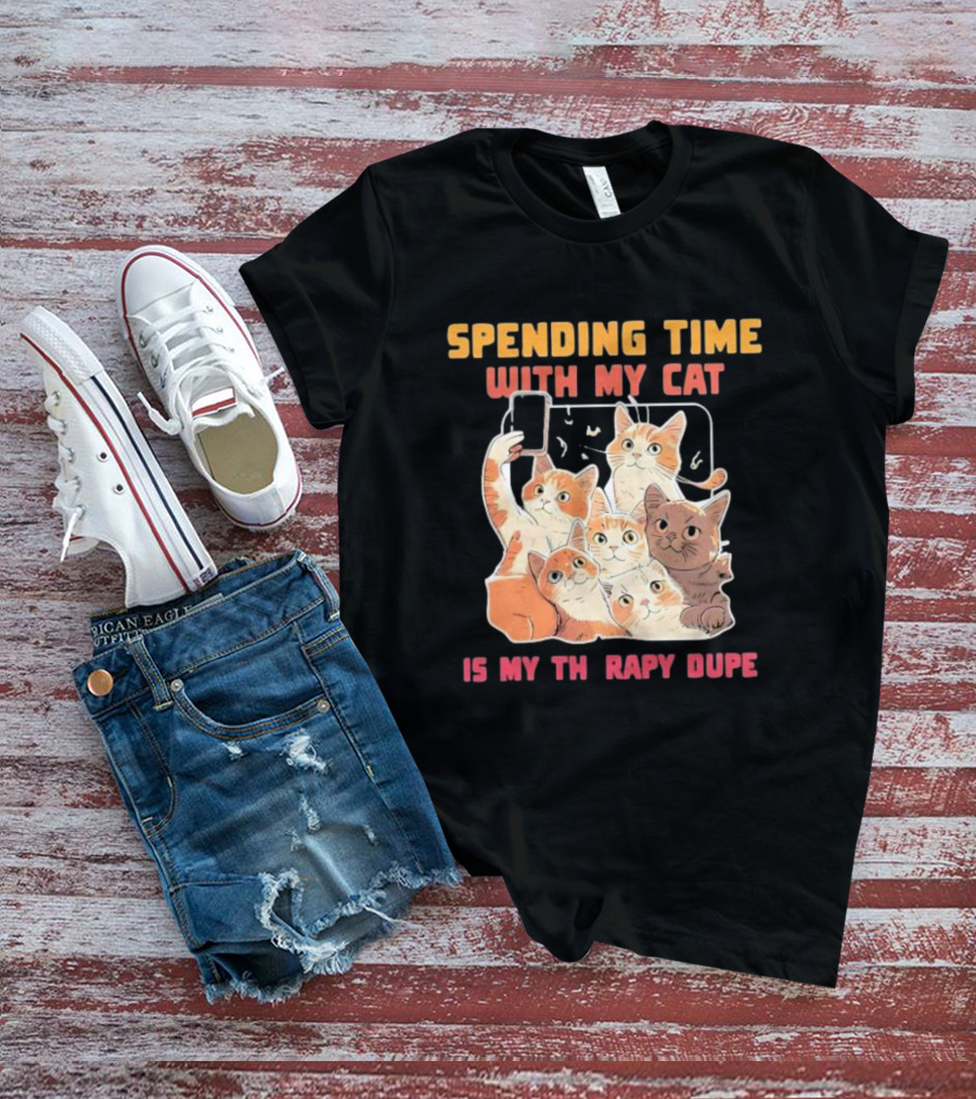 Spending Time With My Cat Is My Therapy Dupe Vintage Cats Taking Selfie T-Shirt
