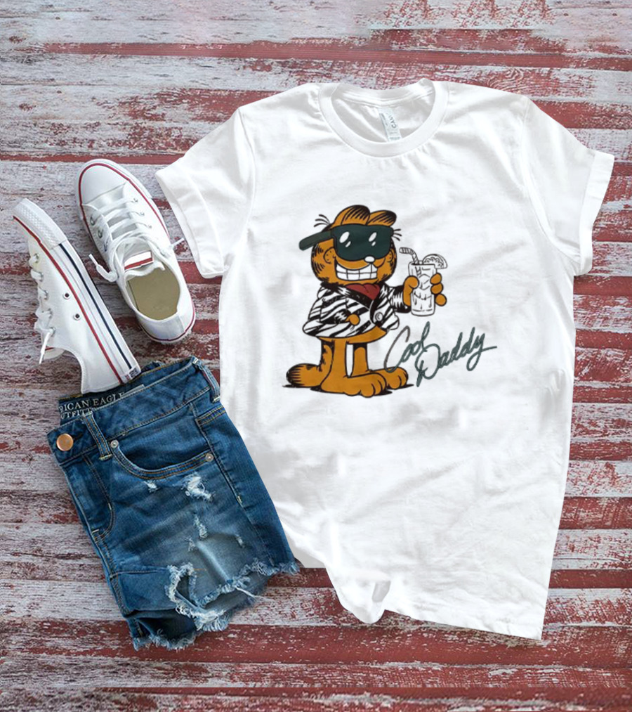 Garfield Cool Daddy Sunglasses Drink T-Shirt