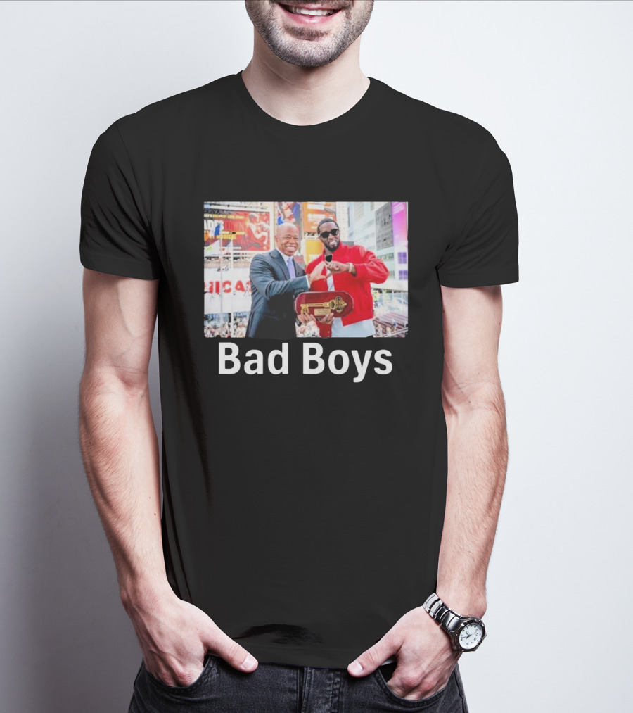 Bad Boys P Diddy And Eric Adams Key Exchange At Times Square Event T-Shirt