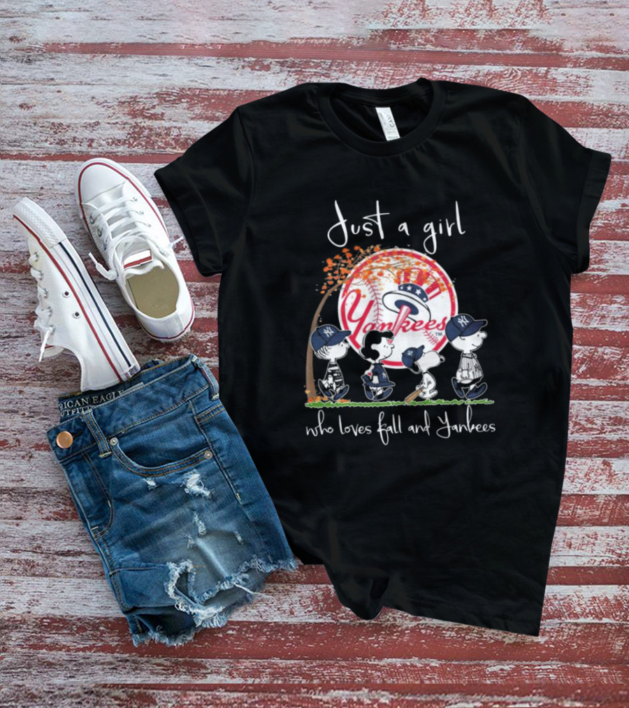 Just A Girl Who Loves Fall And Yankees Peanuts Characters T-Shirt