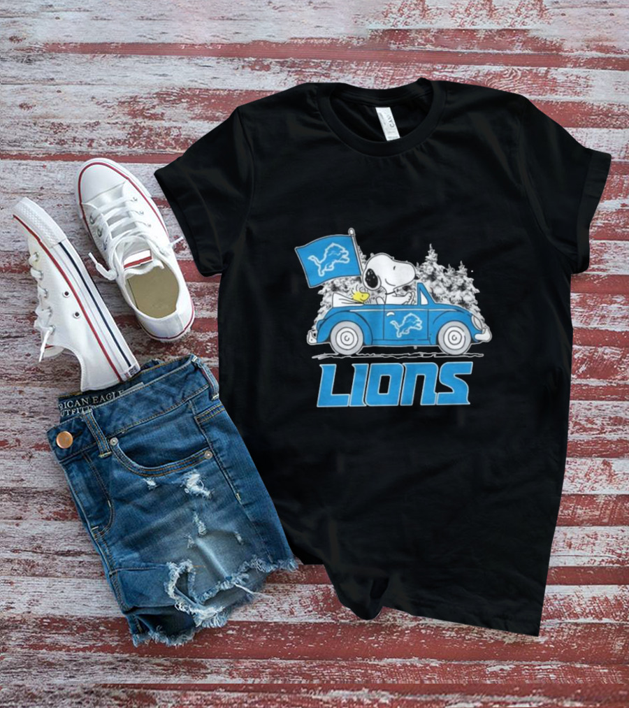 Detroit Lions Snoopy Peanuts Car Christmas Sports T-Shirt