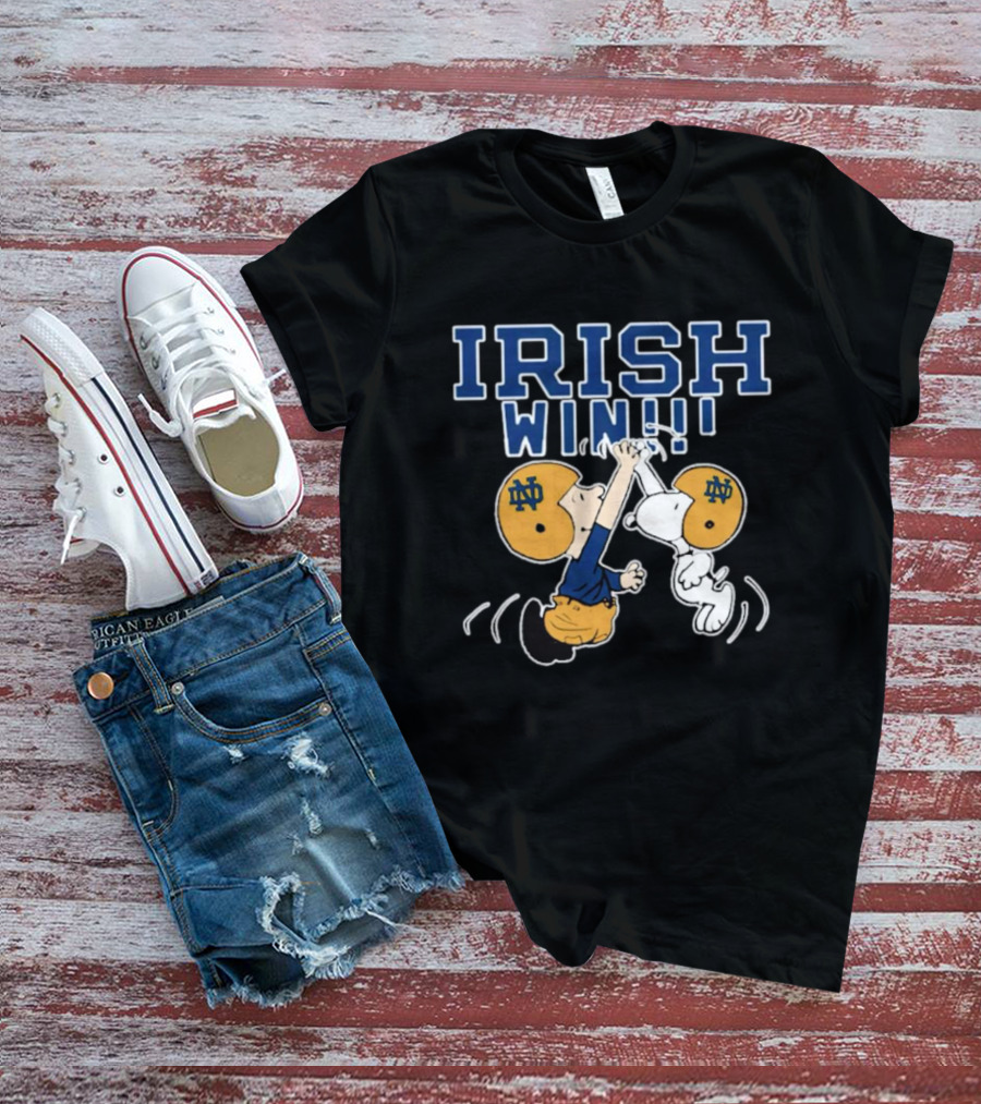 Charlie And Snoopy High Five Notre Dame Fighting Irish Win T-Shirt