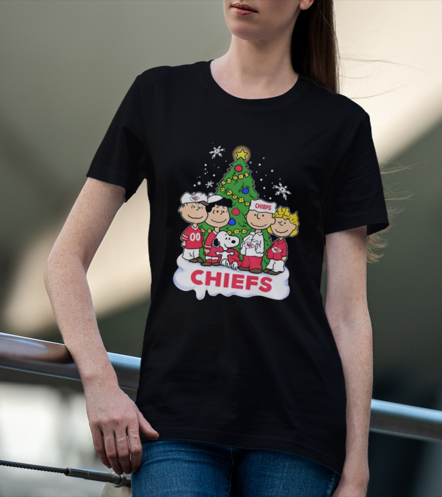 Kansas City Chiefs Snoopy Peanuts Christmas Tree Chiefs T-Shirt